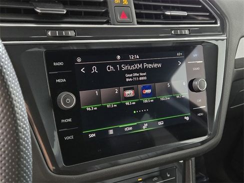 Used 2023 Volkswagen Tiguan SE R-Line image 34