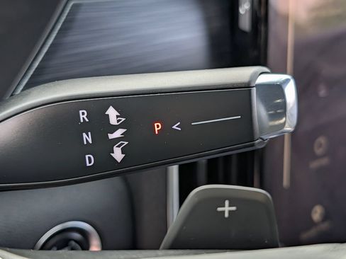 Used 2025 GMC Acadia Elevation AWD/4WD image 38