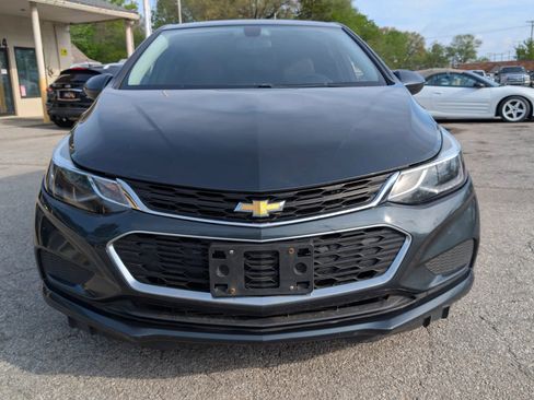 Used 2018 Chevrolet Cruze LT FWD image 8