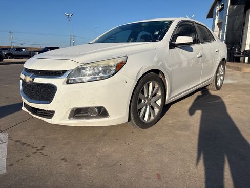 Used 2015 Chevrolet Malibu LT image 2