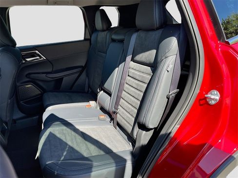 New 2025 Mitsubishi Outlander SE image 26