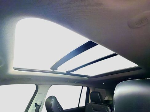 Used 2024 Jeep Grand Cherokee L Limited image 26