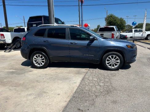 Used 2020 Jeep Cherokee Latitude image 5