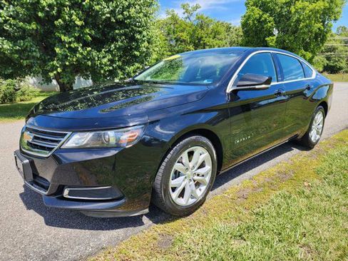 Used 2017 Chevrolet Impala LT FWD image 2