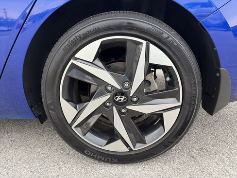 Used 2023 Hyundai Elantra SEL w/ Convenience Package image 17