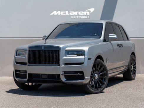 Used 2023 Rolls-Royce Cullinan Black Badge w/ Driver's Package AWD/4WD image 2