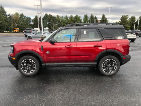 New 2025 Ford Bronco Sport Outer Banks w/ Outer Banks Tech Package+ image 2