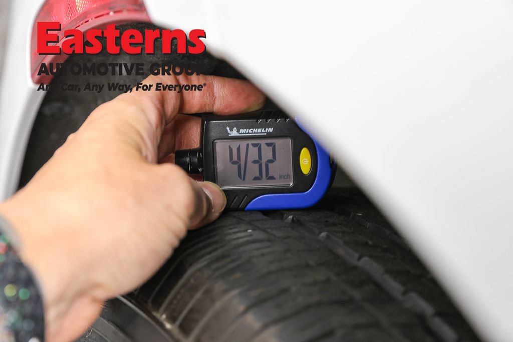Used 2022 Chrysler Voyager LX FWD image 30