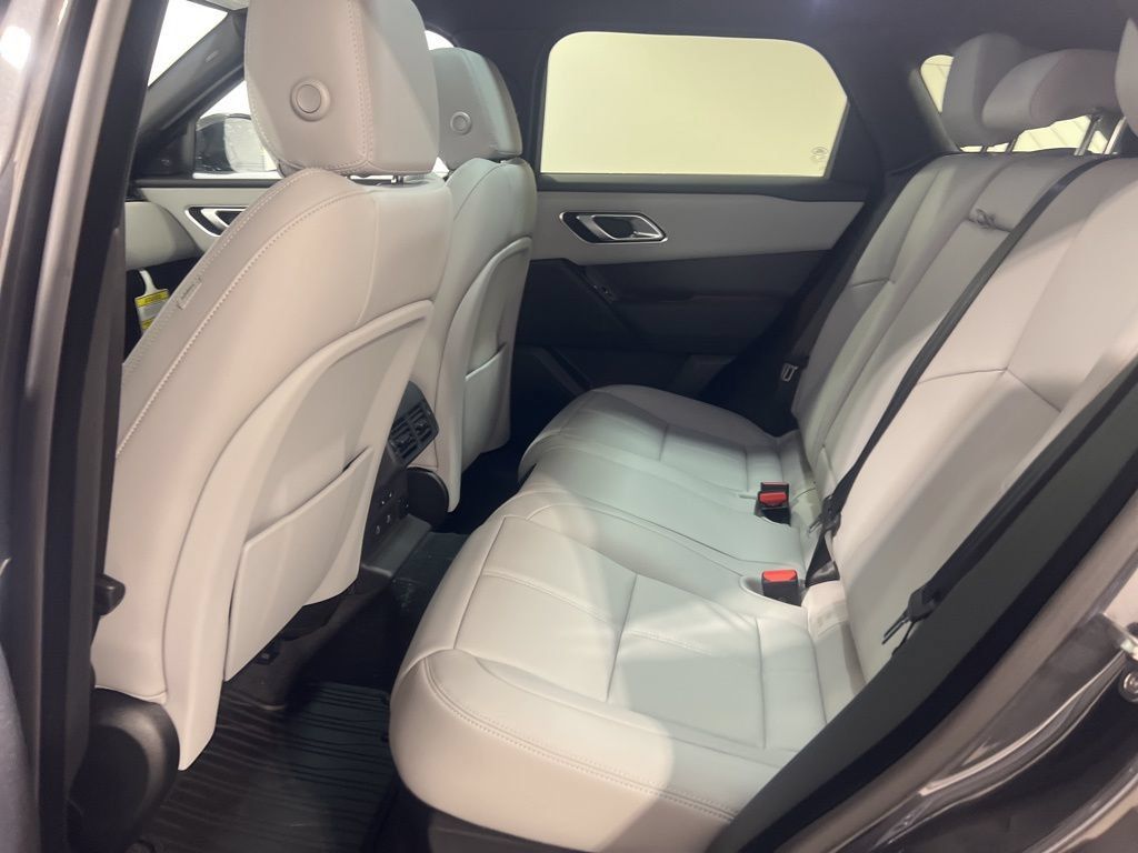 Certified 2026 Land Rover Range Rover Velar Dynamic SE AWD/4WD image 22