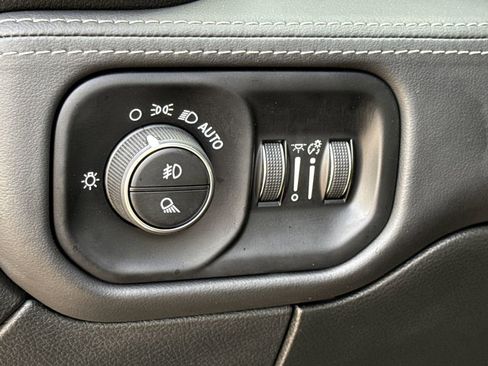 Used 2024 RAM 2500 Limited image 24