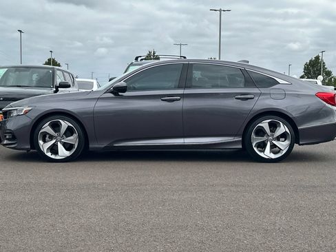 Used 2018 Honda Accord Touring image 7