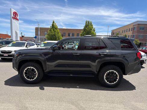 Used 2026 Toyota 4Runner TRD Off-Road Premium AWD/4WD image 9