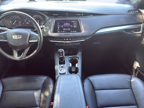 Used 2022 Cadillac XT4 Premium Luxury w/ Enhanced Visibility Package FWD image 16