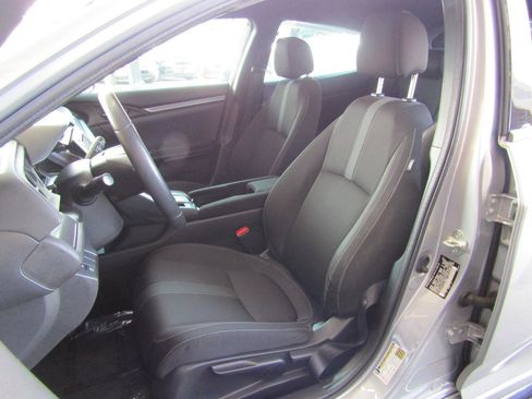 Used 2018 Honda Civic Sport image 8