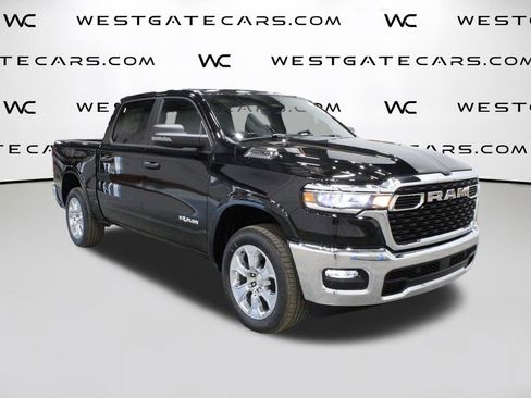 New 2026 RAM 1500 4x4 Crew Cab image 2