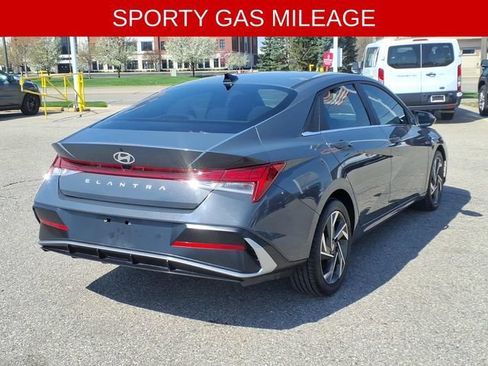 Used 2024 Hyundai Elantra SEL w/ Convenience Package FWD image 5