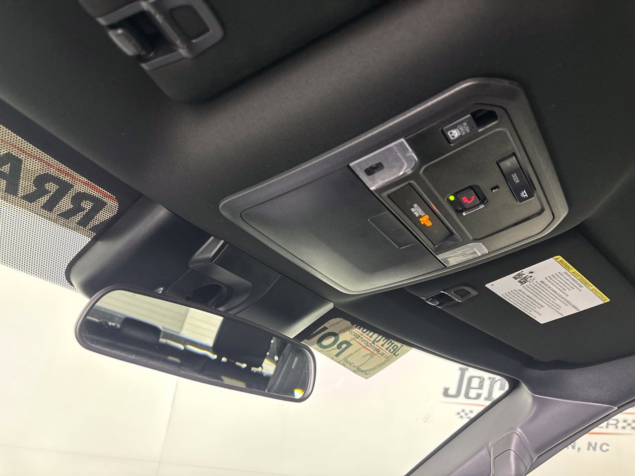Used 2025 Toyota Tundra SR5 w/ SR5 Premium Package AWD/4WD image 23