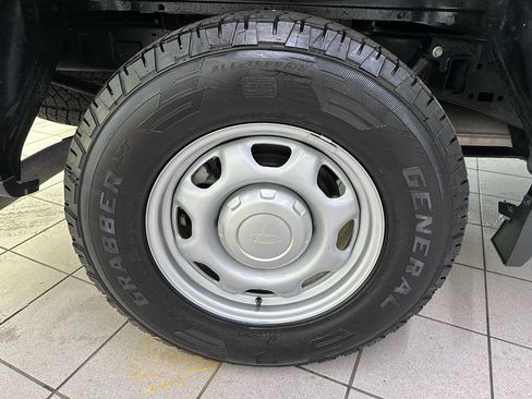 Used 2024 Ford F150 XL RWD image 14