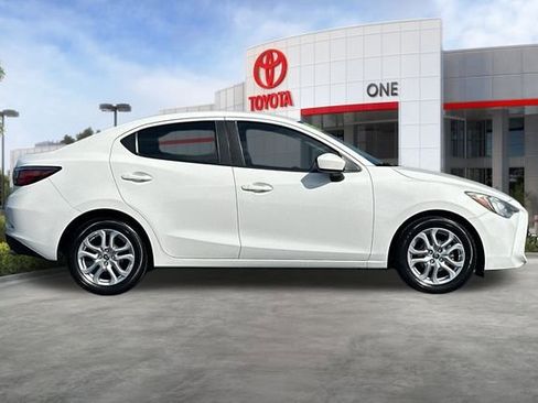Used 2018 Toyota Yaris iA FWD image 3