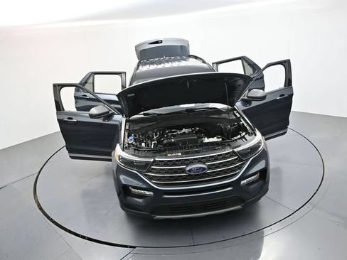 Used 2023 Ford Explorer XLT w/ Equipment Group 202A AWD/4WD image 51