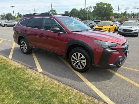 Used 2024 Subaru Outback Premium AWD/4WD image 3