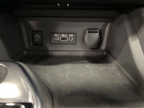 Used 2025 Nissan Sentra SV image 16