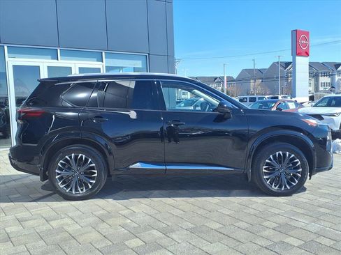 Certified 2025 Nissan Rogue Platinum w/ Platinum Premium Package image 2