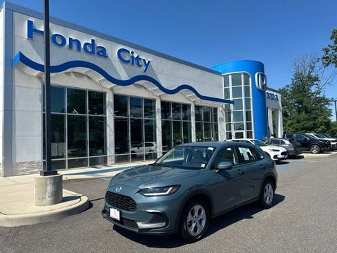 Used 2023 Honda HR-V LX image 2