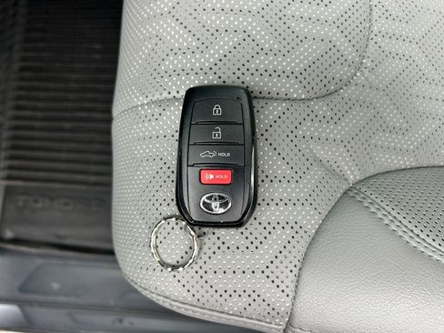 Used 2024 Toyota Tundra Limited image 33