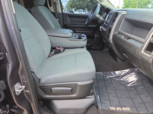 Used 2018 RAM 1500 Express RWD image 22