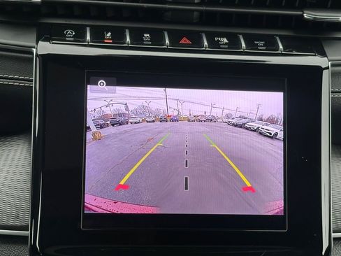 Used 2024 Jeep Grand Cherokee Laredo X AWD/4WD image 16