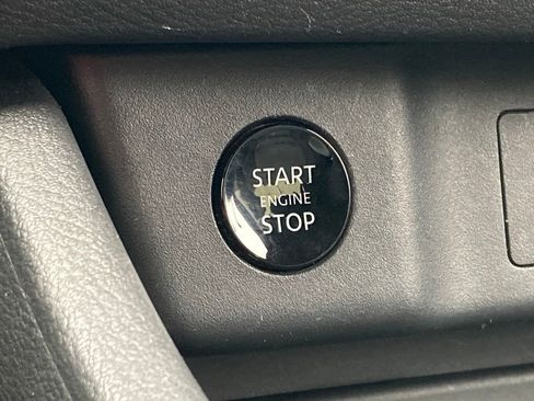 Used 2025 Nissan Rogue SV image 24