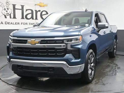 Used 2024 Chevrolet Silverado 1500 LT AWD/4WD image 7