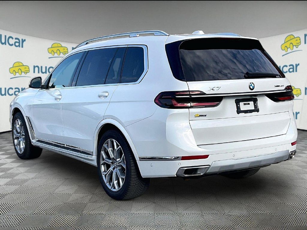 Used 2025 BMW X7 xDrive40i AWD/4WD image 4