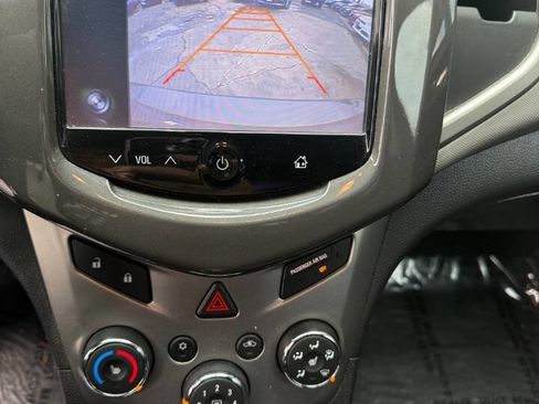 Used 2015 Chevrolet Cruze LT image 25