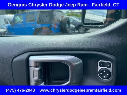 Used 2024 Jeep Wrangler Unlimited w/ Convenience Group AWD/4WD image 39