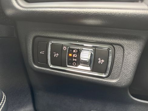 New 2026 Lincoln Corsair Premiere image 19