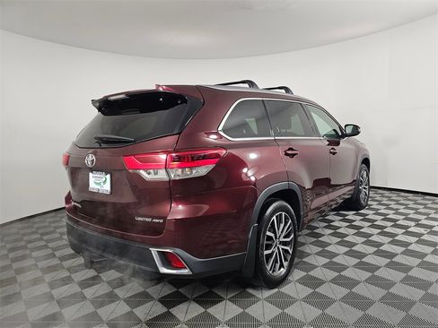 Used 2018 Toyota Highlander Limited Platinum image 5