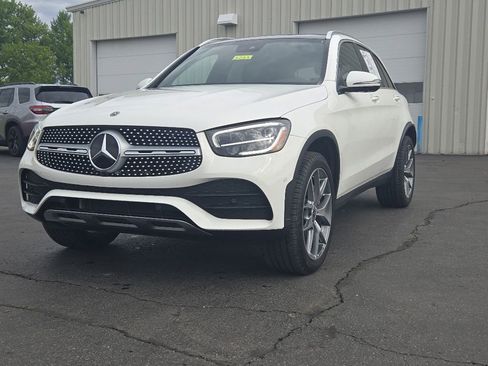 Used 2022 Mercedes-Benz GLC 300 4MATIC image 3