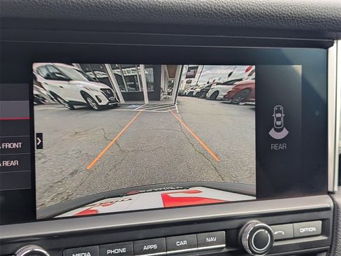 Used 2021 Porsche Macan S w/ Premium Package Plus image 15