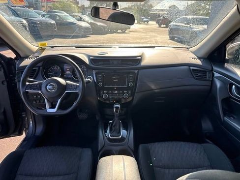 Used 2018 Nissan Rogue SV AWD/4WD image 20