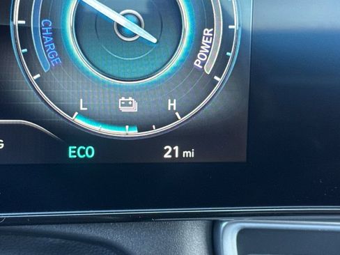 New 2026 Hyundai Elantra Limited FWD image 28