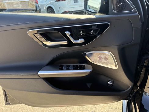 Used 2025 Mercedes-Benz C 300 Sedan image 19