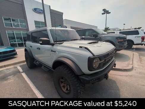 Used 2023 Ford Bronco Badlands AWD/4WD image 4