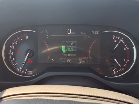 Used 2024 Toyota RAV4 XLE FWD image 35