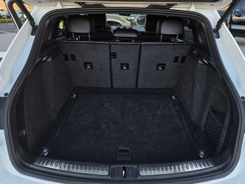 Used 2024 Porsche Macan image 27