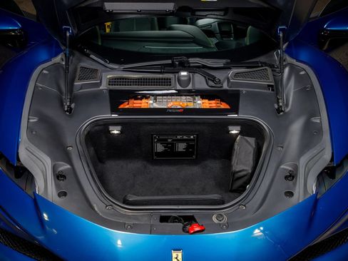 Used 2023 Ferrari SF90 Spider AWD/4WD image 19
