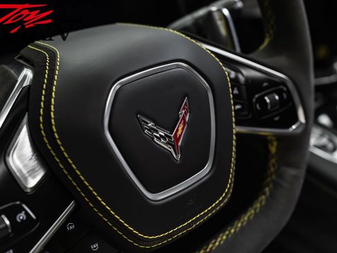 Used 2021 Chevrolet Corvette Stingray Premium Conv w/ Z51 Performance Package RWD image 39