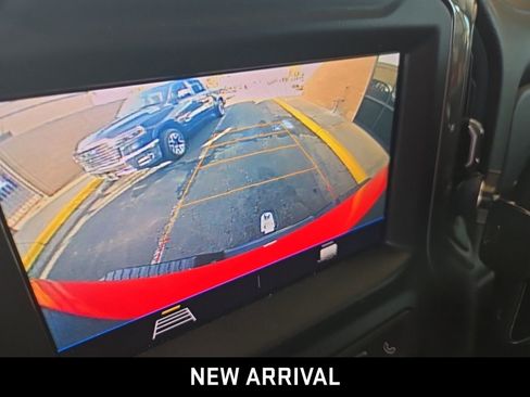 Used 2020 Chevrolet Silverado 2500 Custom w/ Custom Value Package image 5