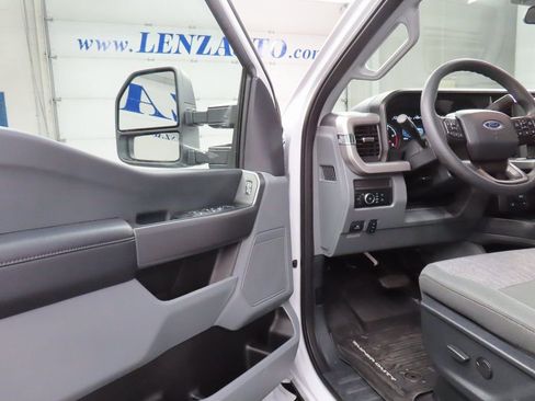 Used 2025 Ford F350 XLT image 39